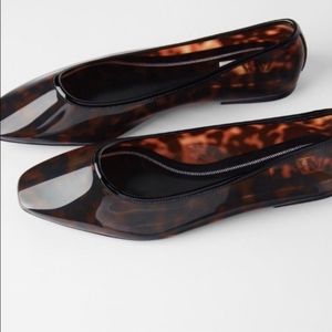 Zara tortoise shell flat NWT 7.5 bloggers favorite